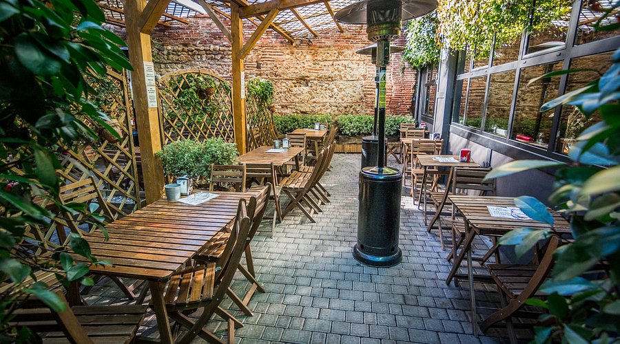 Tapas en el entorno de San Isidoro Barrio Romántico - El Patio