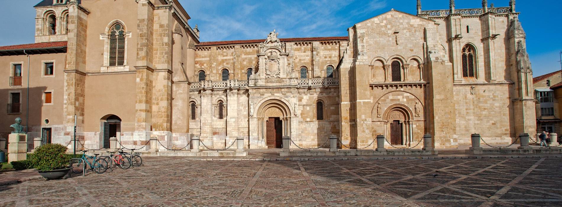 Hotel Real Colegiata de San Isidoro en León